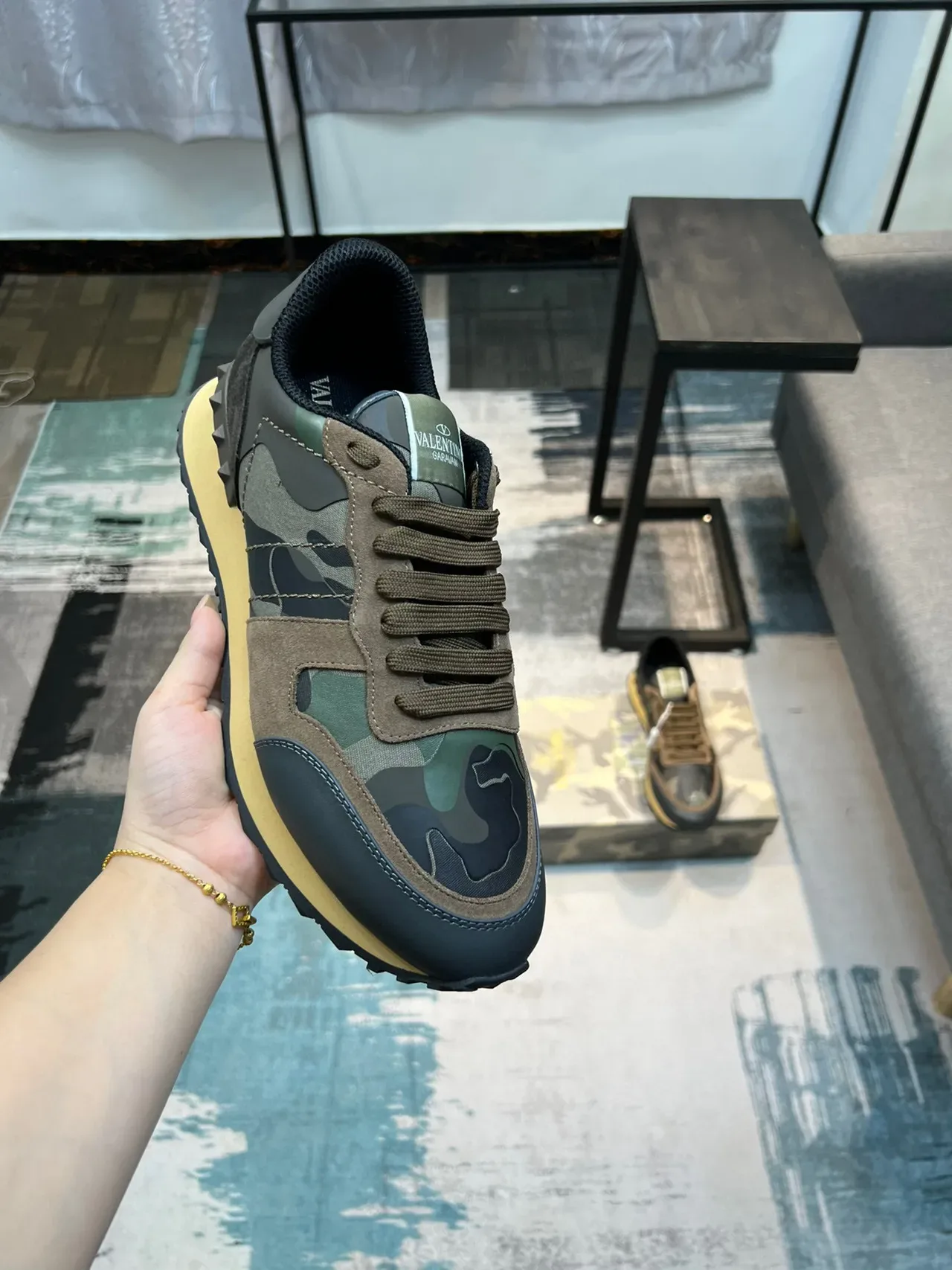 Sneakers lifestyle Valentino Rockstud camouflage suède 7