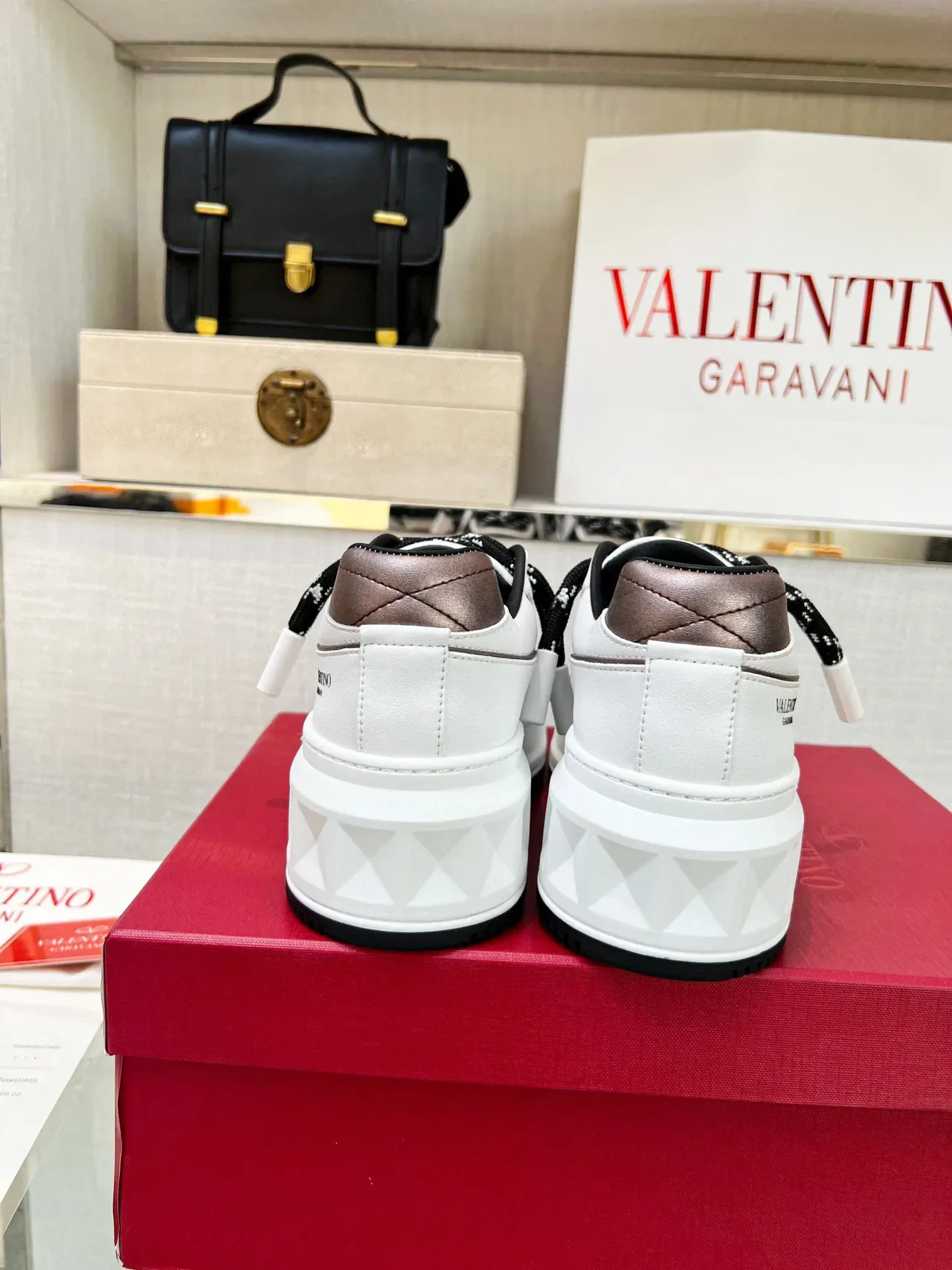 Valentino Rockstud Platform Sneakers Branco Preto Marrom Lifestyle Sneakers 5