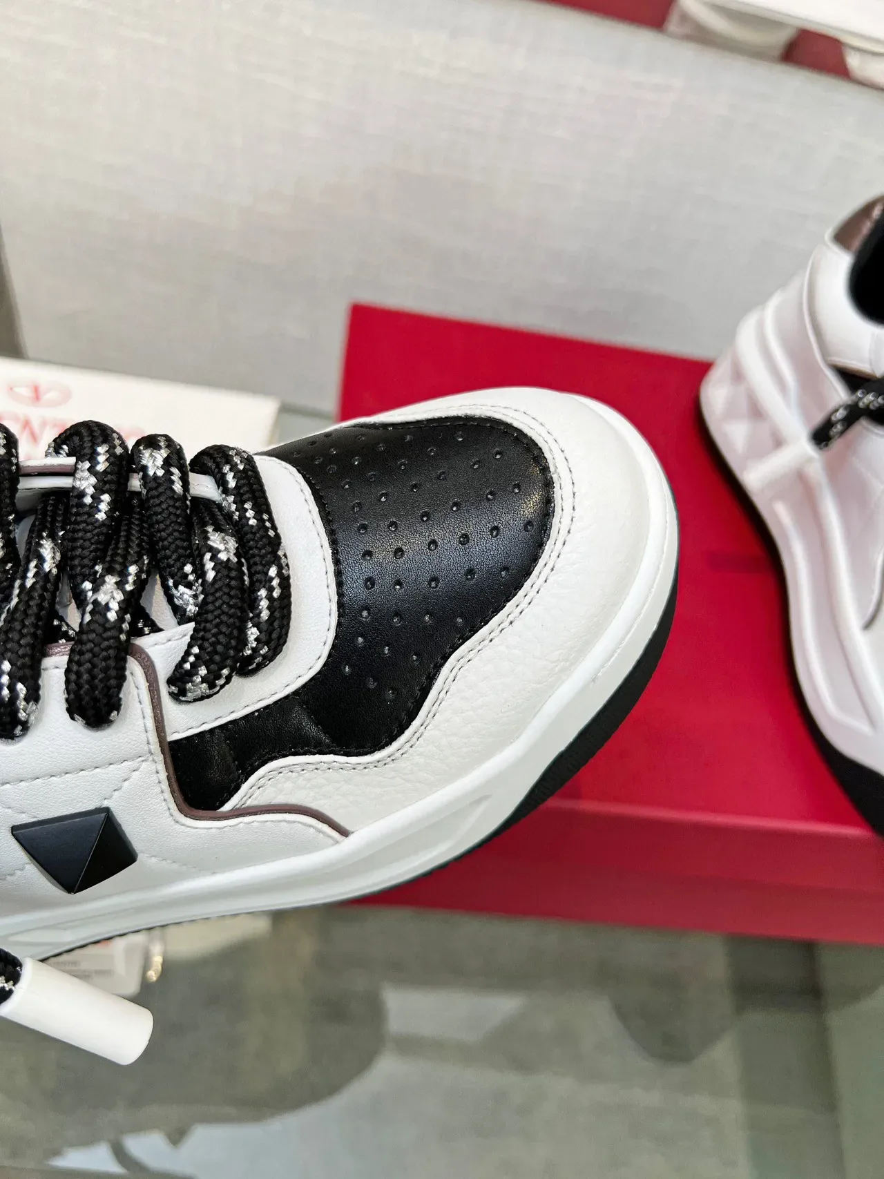 Valentino Rockstud Platform Sneakers Branco Preto Marrom Lifestyle Sneakers 7