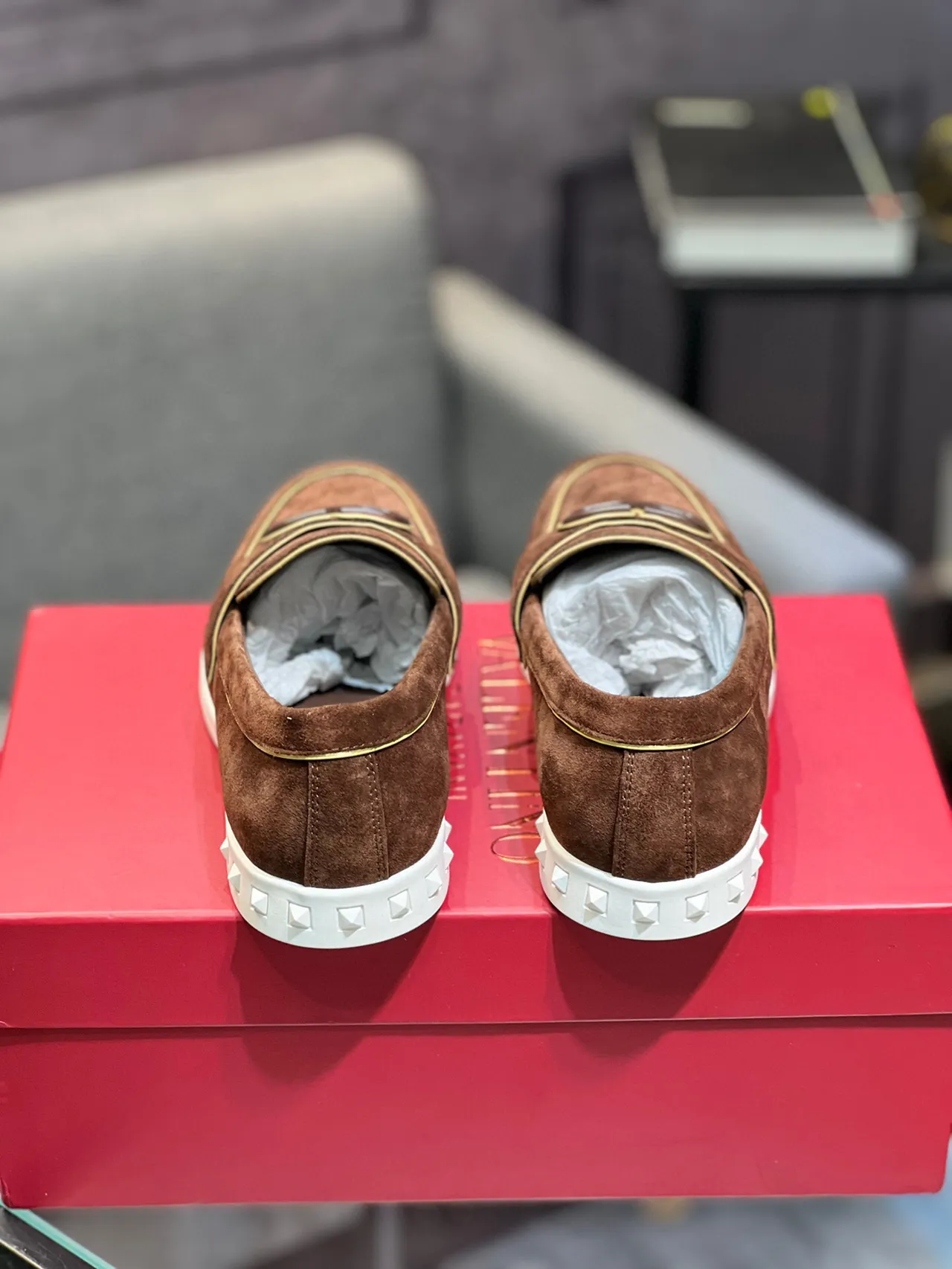 Valentino VLOGO لوفر بني أبيض سويد علوي إبزيم لوفر 8