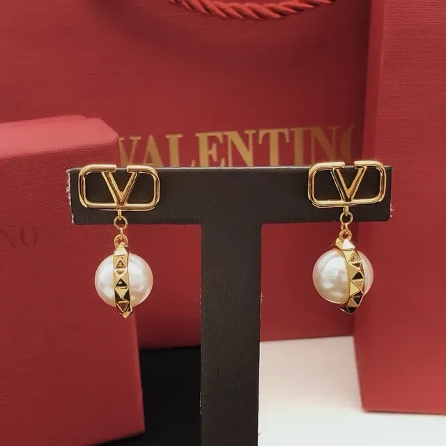Valentino VLogo أقراط اللؤلؤ المتدلية 3