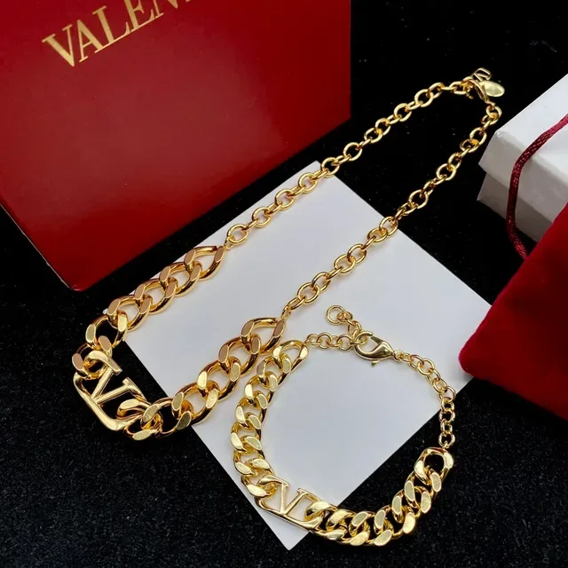 Valentino VLTN Collier Chaîne Curb Épaissie 7