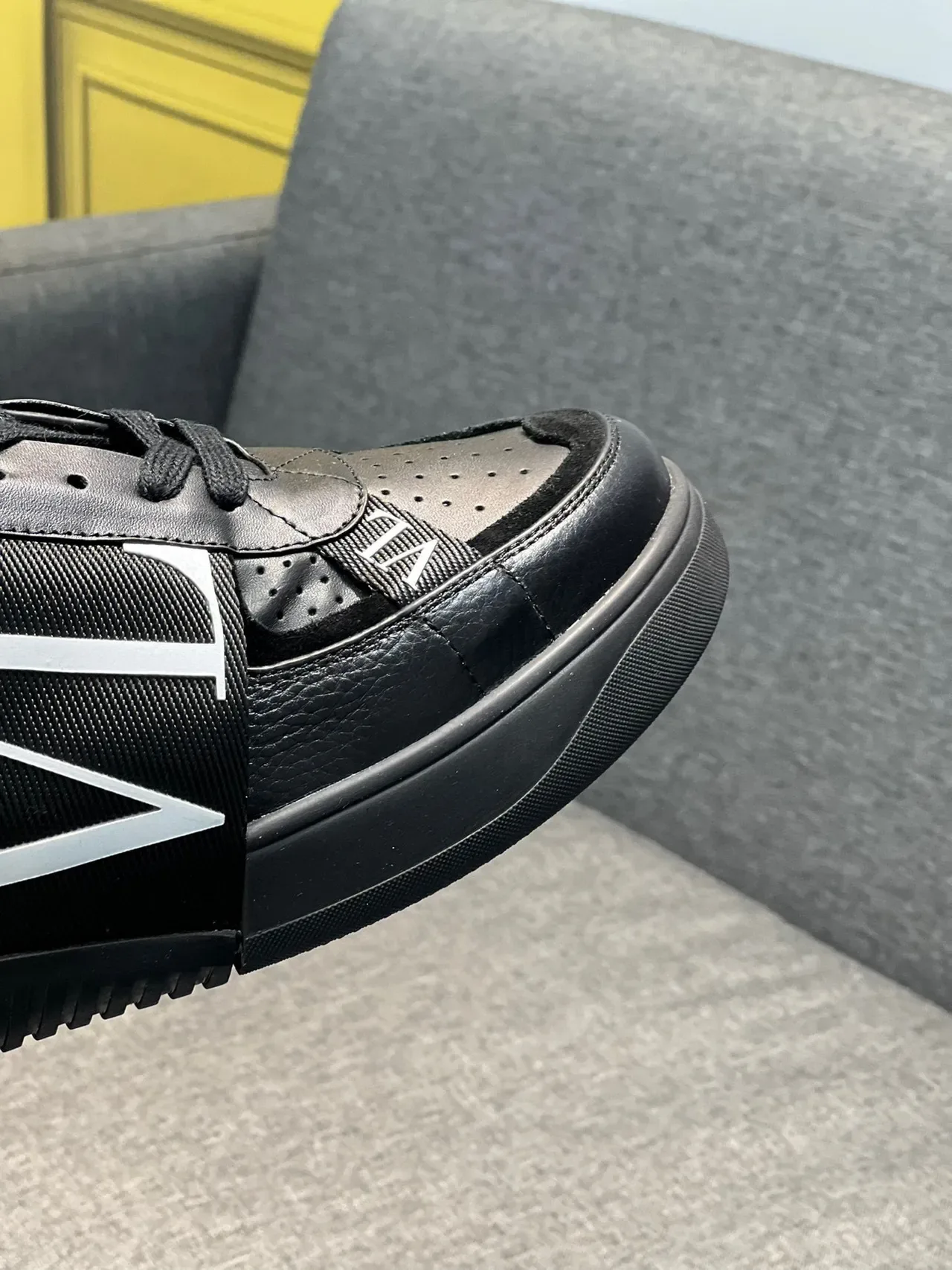 Valentino VLTN Sneaker à Sangle Noir Lifestyle Sneakers 2