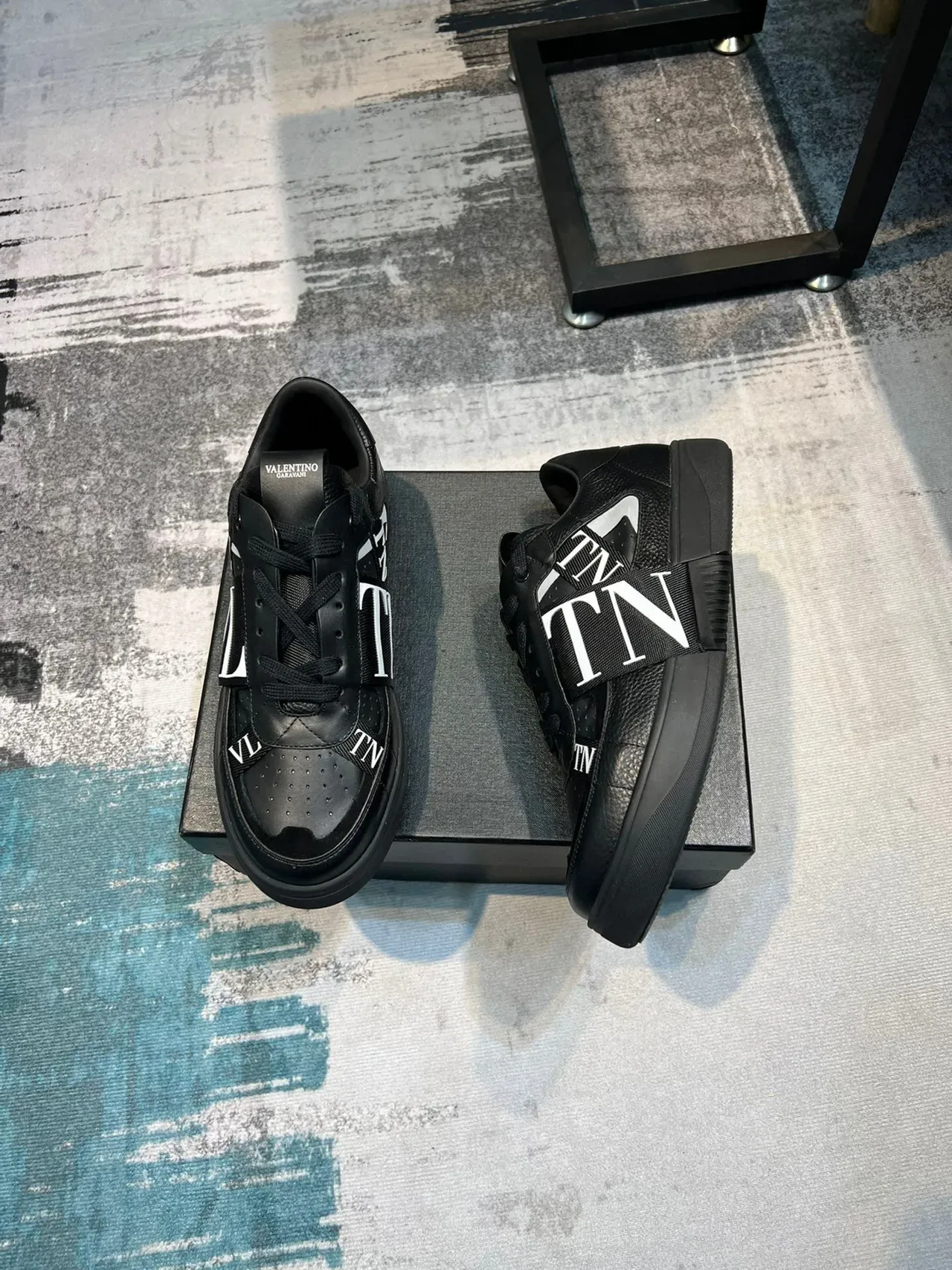 Valentino VLTN Sneaker à Sangle Noir Lifestyle Sneakers 4