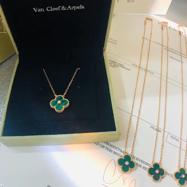Van Cleef & Arpels Alhambra قلادة مالاكايت وماس تريفل ذو أوراق أربعة 6