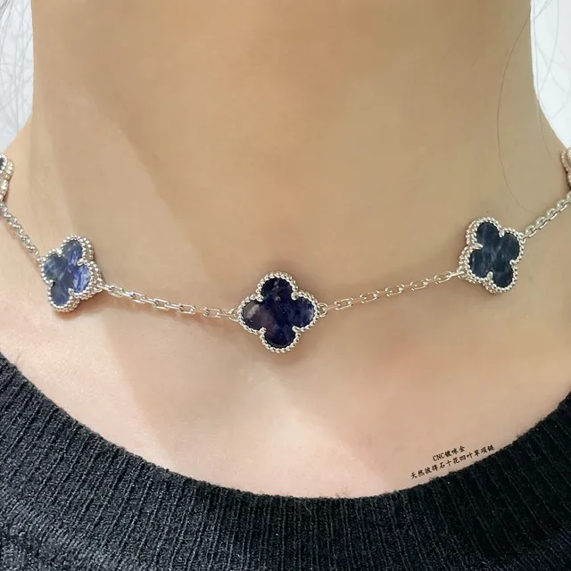 Van Cleef & Arpels Alhambra Ten Motif Collier de pierre bleue 9