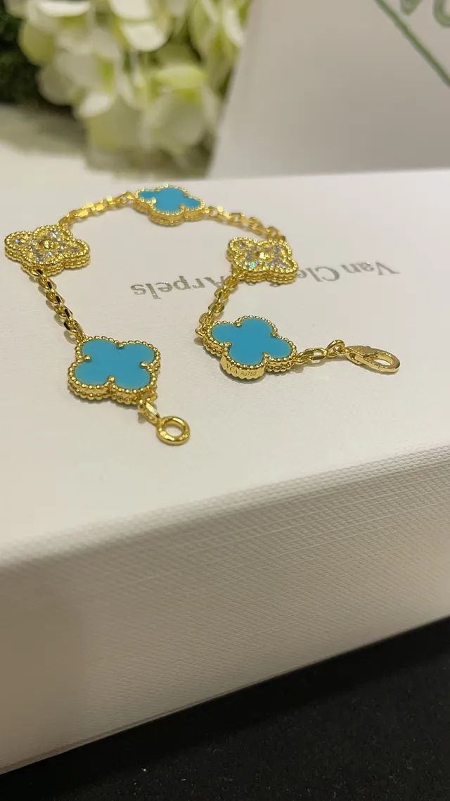 Van Cleef & Arpels Alhambra Five Motif Turquoise e Pavé Pulseira 4