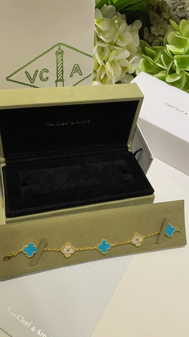 Van Cleef & Arpels Alhambra Five Motif Turquoise e Pavé Pulseira 9