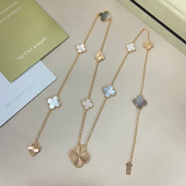 Van Cleef & Arpels Alhambra Trevo de quatro folhas e motivo de leque colares 6