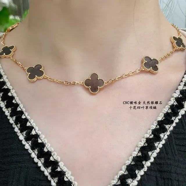 Van Cleef & Arpels Alhambra Gold Black Chain Clover-Shaped Motifs Necklace 8