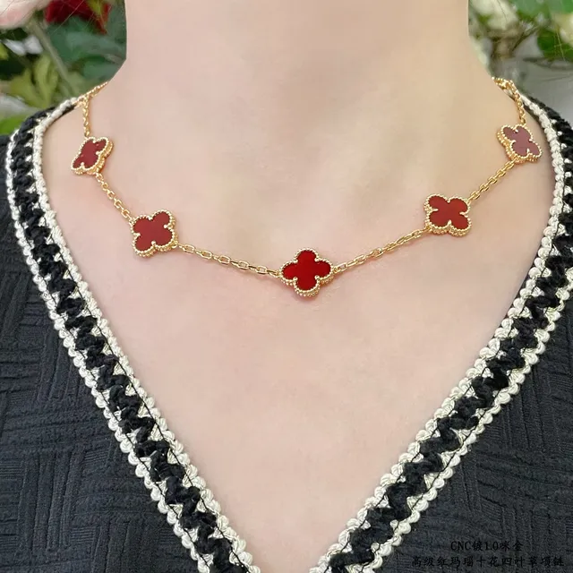 Van Cleef & Arpels Alhambra Ten Motif Or Rouge collier 9