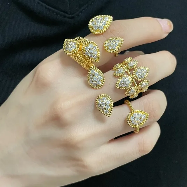 Van Cleef & Arpels Frivole Bague Florale Pavé en Or 9