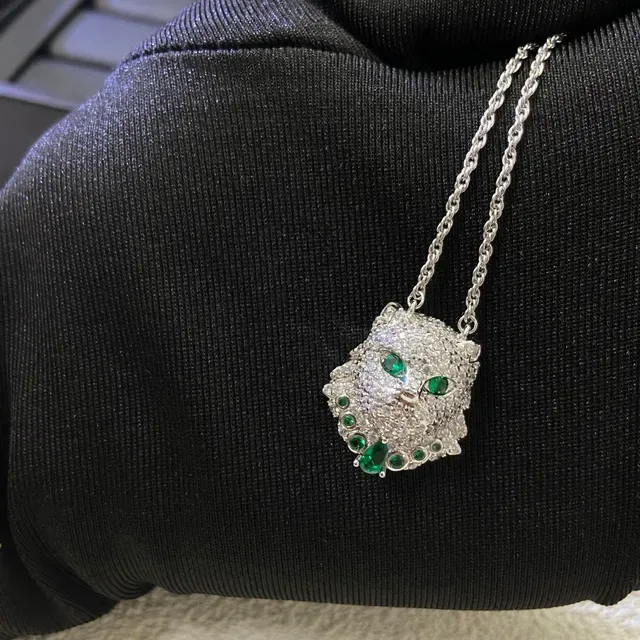 Van Cleef & Arpels Panthère Tête de Panthère Pavé Émeraude Collier 4