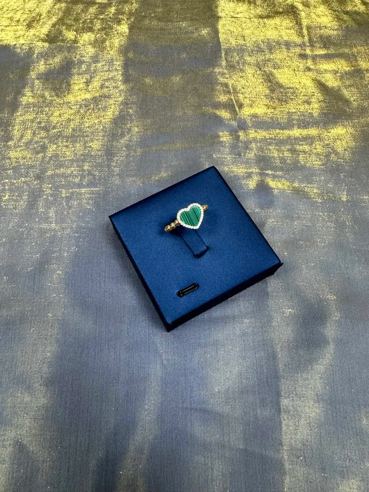 Van Cleef & Arpels Sweet Alhambra Anel Coração Malachita e Diamante 9