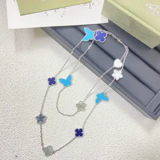 Van Cleef & Arpels Sweet Alhambra قلادة متعددة التعويذات بالمينا