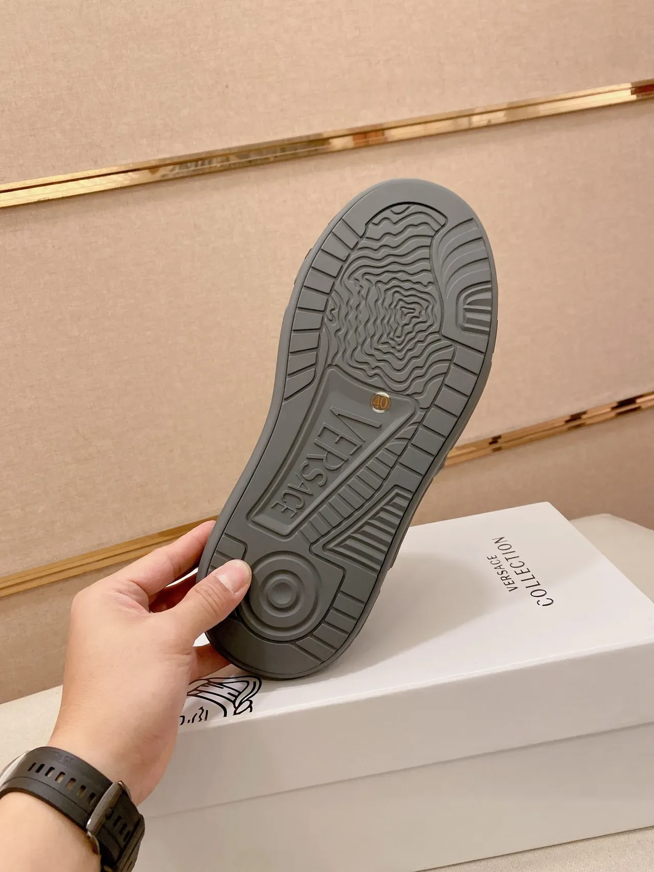Versace Ace Gris orné de cristaux plateforme lifestyle sneakers 2