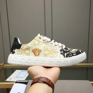 Versace Beige Negro Baroque estampado superior textil motivo cabeza Medusa zapatillas lifestyle