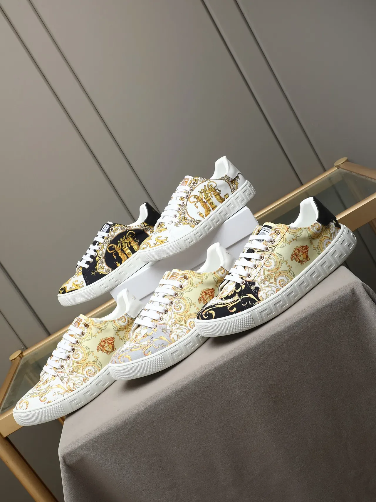 Versace Beige Noir estampé baroque supérieur textile motif tête Medusa sneakers lifestyle 2