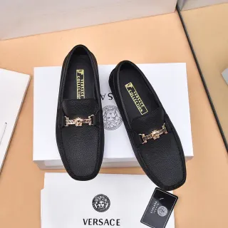 Versace काली सोने की दानेदार चमड़ा मेड्यूसा घोड़े का बिट बकल लोफर