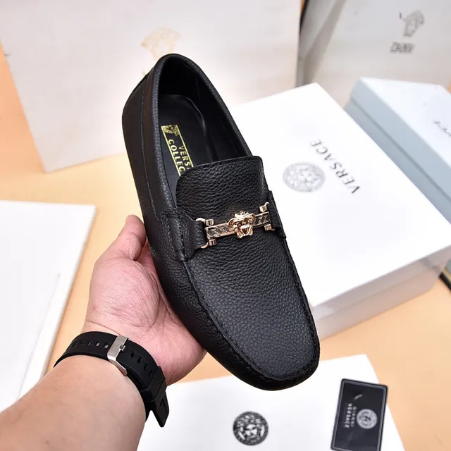 Versace Preto Dourado Couro Texturizado Medusa Fivela de Cavalo Loafer 6