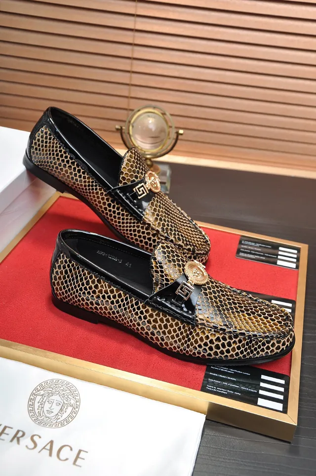Versace Marron Noir avec imprimé de peau de serpent sur la partie supérieure, bord de cuir patenté, mocassin 5
