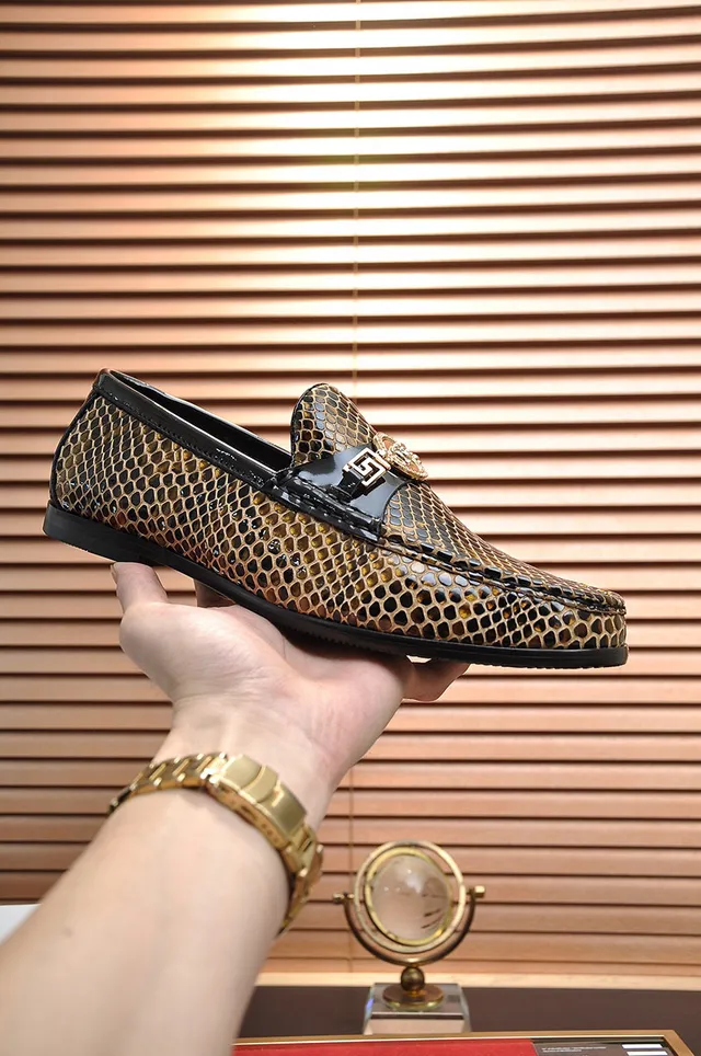 Versace Marron Noir avec imprimé de peau de serpent sur la partie supérieure, bord de cuir patenté, mocassin 7