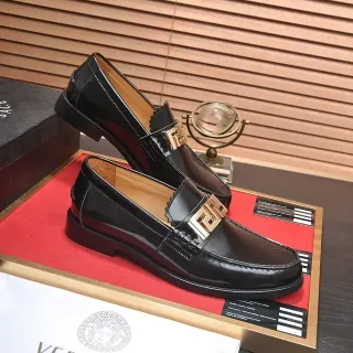 Versace Chain Reaction Chaussures Loafer Cuir Patenté Noir et Or Brillant Boucle Greca