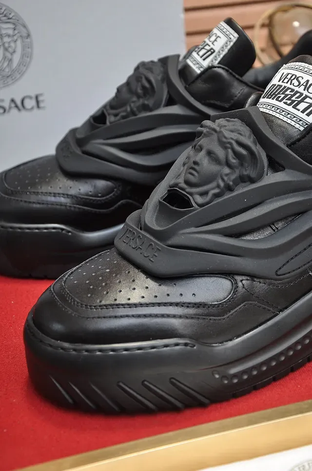 Versace Chain Reaction Black Laceless Lifestyle Sneakers 2