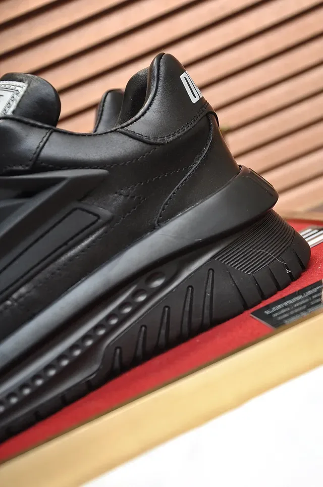 Versace Chain Reaction Black Laceless Lifestyle Sneakers 3