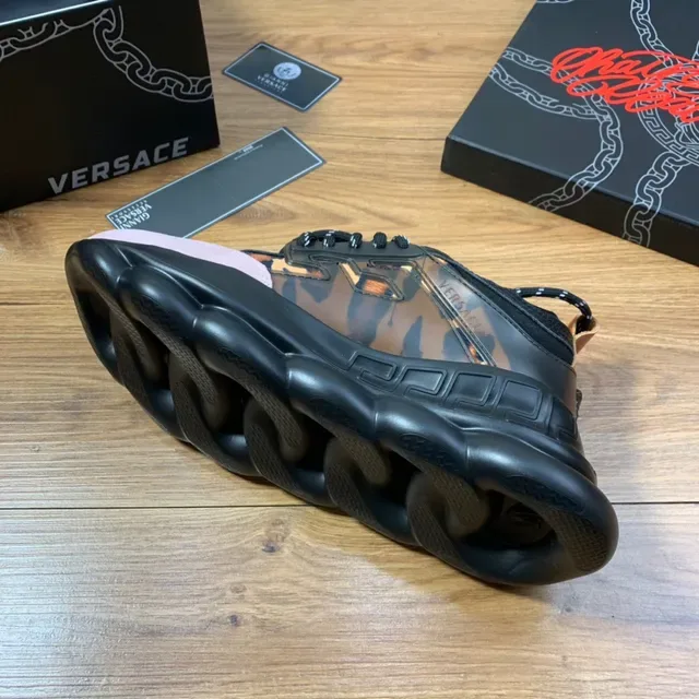 Versace Chain Reaction Camouflage et Daim Rose Chunky Sneakers 2