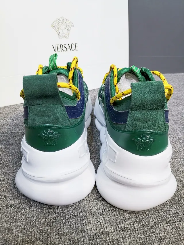 Versace Chain Reaction Carreaux Verts et Baskets Chunky en Daim 2