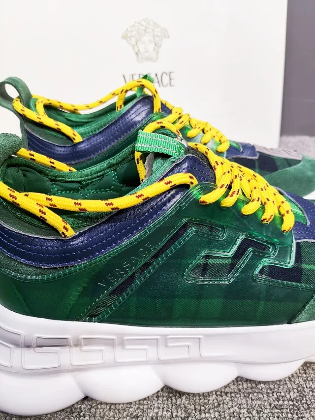 Versace Chain Reaction Carreaux Verts et Baskets Chunky en Daim 5