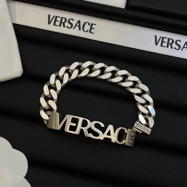 Versace Chain Reaction Logo Plaque Curb Chain Bracelet 5