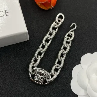 Versace Chain Reaction Medusa Head Pulsera de Cadena Plateada