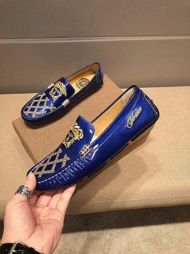 Versace Greca Odissea مطرزة Medusa مكاسين 7