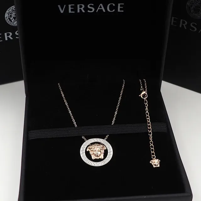 Versace Greca Odissea tête de Médusa collier en ton doré 4