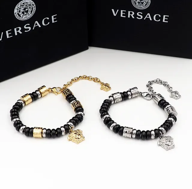 Versace Odissea noir et or Medusa Charm bracelet de perles 4