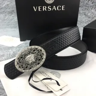 Versace Odissea काली चांदी सज्जित मेड्यूसा बकल हनीकॉम्ब-एम्बॉस्ड चमड़े की पटरी
