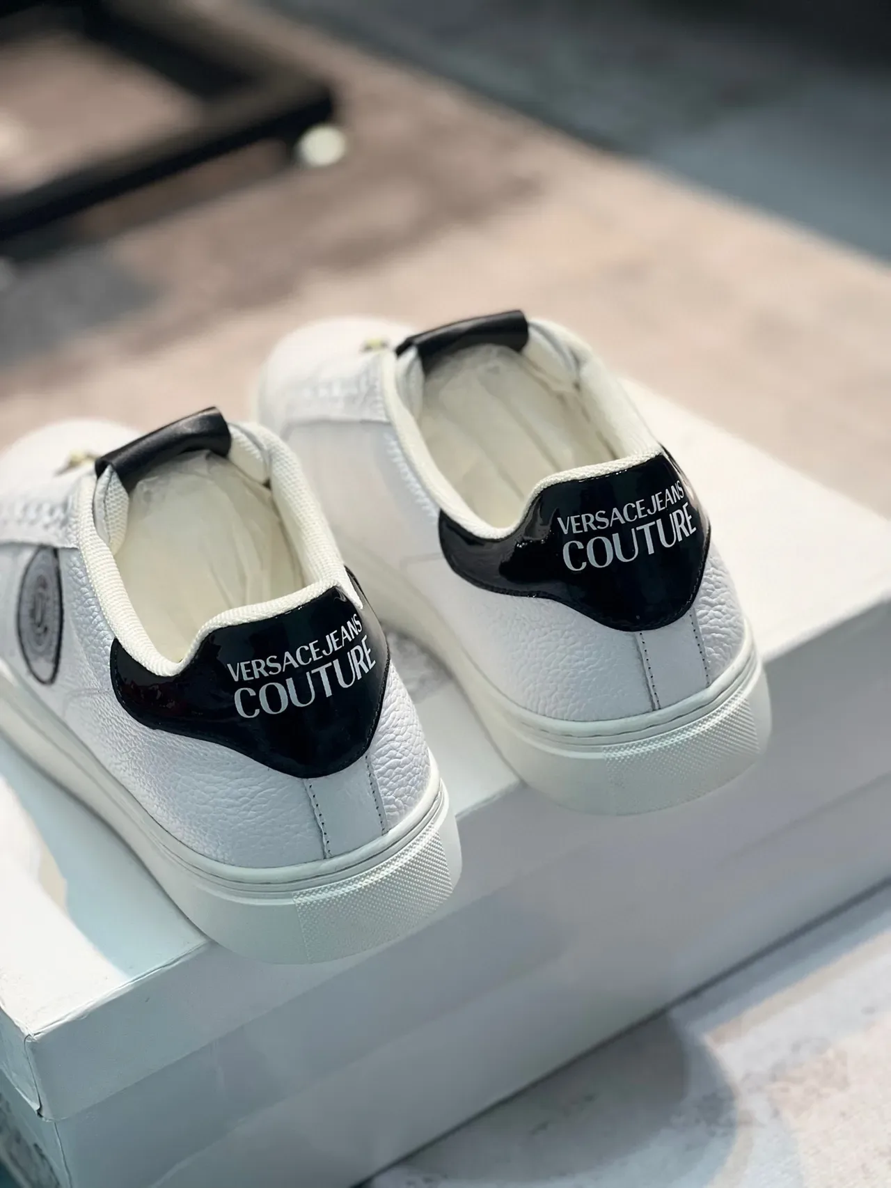 Versace White Black Textured Pebbled Leather Upper Circular Branded Medallion Lifestyle Sneakers 2