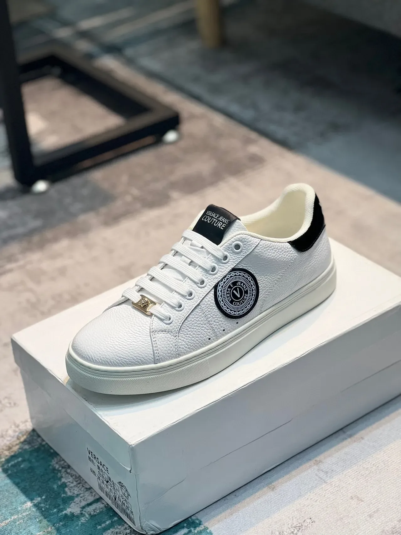 Versace White Black Textured Pebbled Leather Upper Circular Branded Medallion Lifestyle Sneakers 9