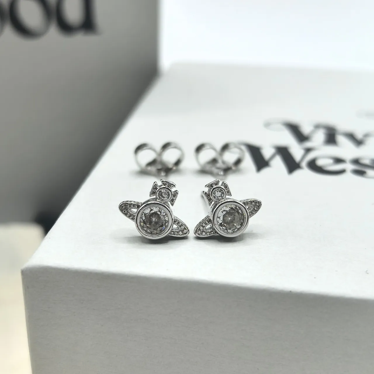 Vivienne Westwood Boucles d'oreilles Stud Orb en Cristal 3