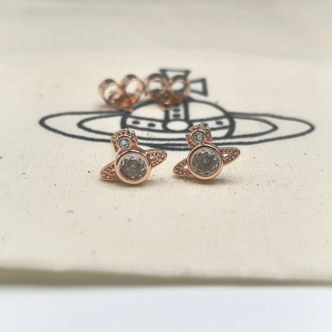 Vivienne Westwood Boucles d'oreilles Stud Orb en Cristal 8