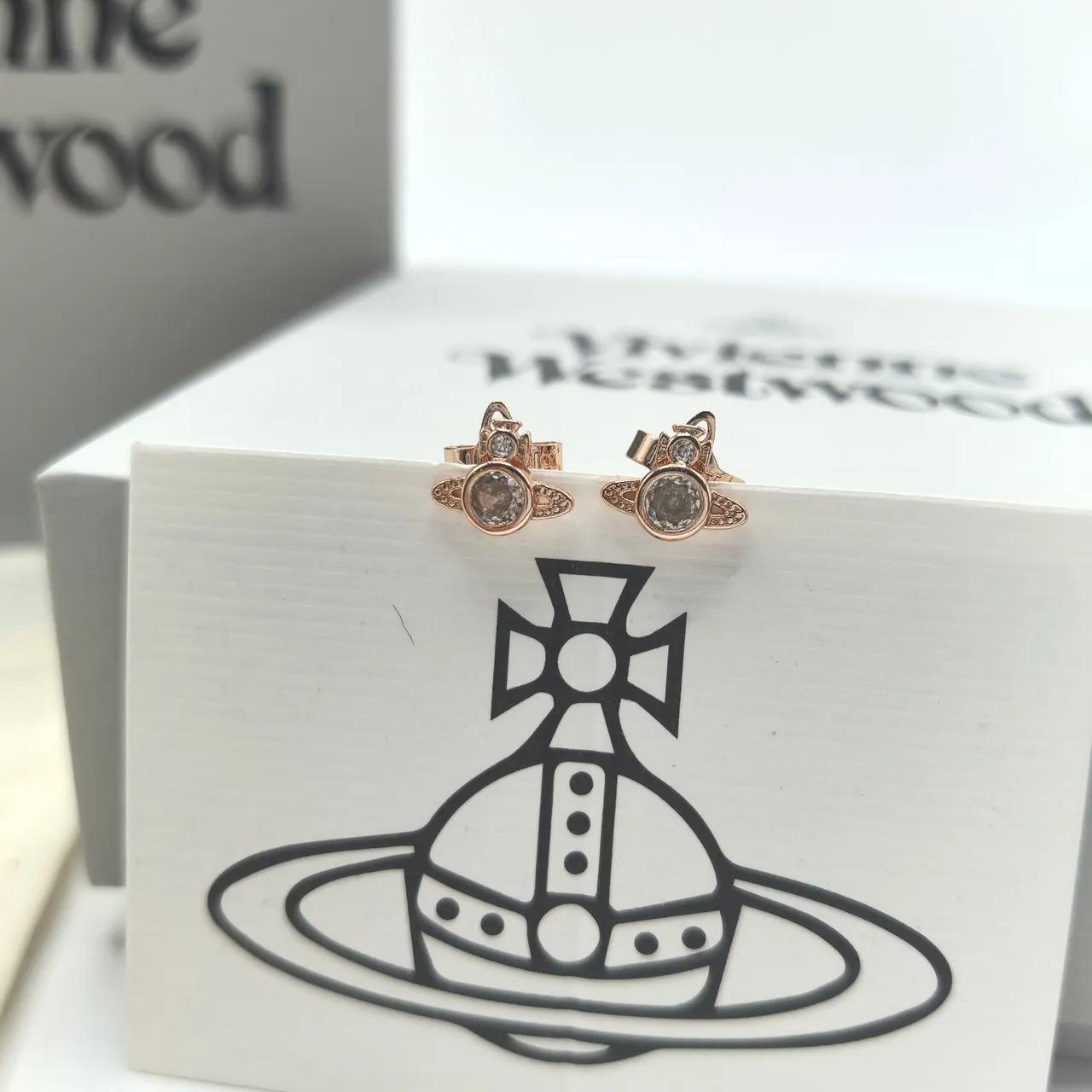 Vivienne Westwood Boucles d'oreilles Stud Orb en Cristal 9