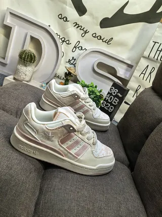 Adidas Beige Pink Low-Top Padded Collar Lifestyle Sneakers 9