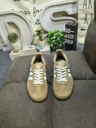 Adidas Beige White Mesh-Suede Hybrid Upper Three-Stripe Side Panel Lifestyle Sneakers 10