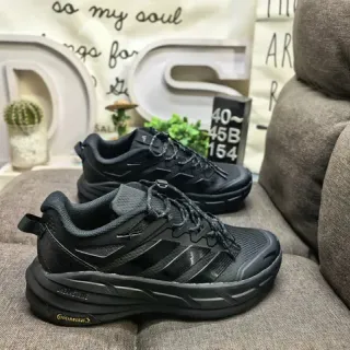 Adidas काले ग्रे चंकी रग्ड सोल मेश एंड सिंथेटिक अपर लाइफस्टाइल स्नीकर