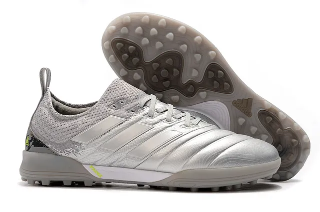 Adidas Chaussures de football Turf en noir et orange avec upper en knit et synthétique 3 rayures 9