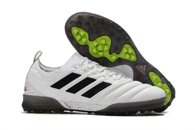 Adidas Chaussures de football Turf en noir et orange avec upper en knit et synthétique 3 rayures 11