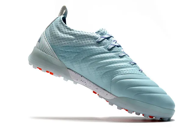 Adidas Chaussures de football Turf en noir et orange avec upper en knit et synthétique 3 rayures 15