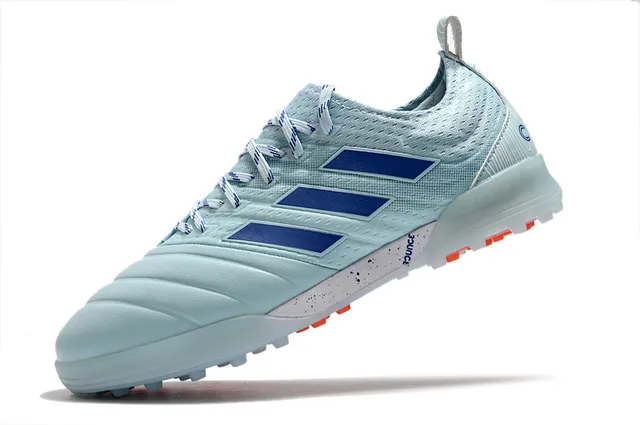 Adidas Chaussures de football Turf en noir et orange avec upper en knit et synthétique 3 rayures 16